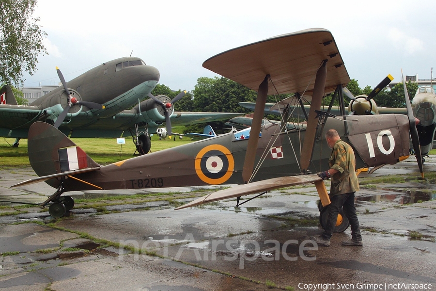 Royal Air Force De Havilland DH.82A Tiger Moth (T-8209) | Photo 333147