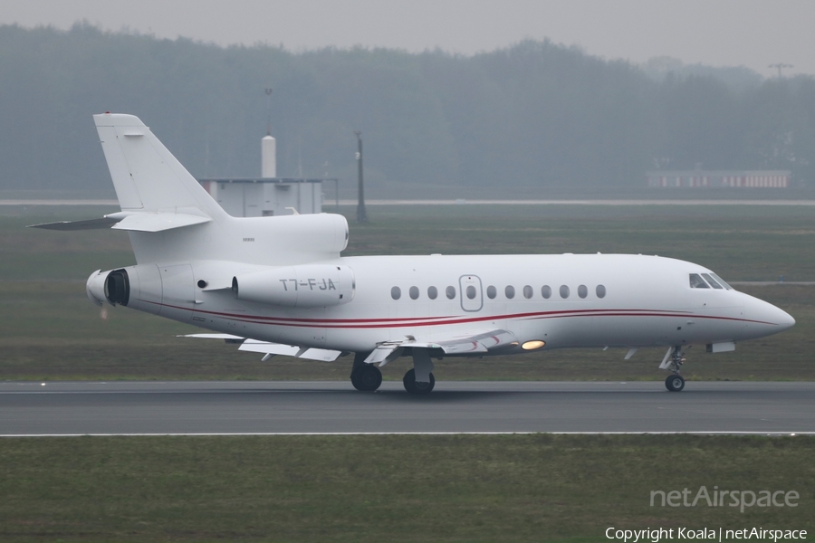 (Private) Dassault Falcon 900DX (T7-FJA) | Photo 566872