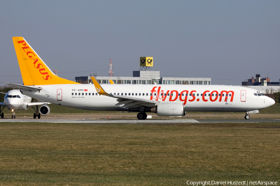 Pegasus Airlines Boeing 737-8S3 (TC-APH) | Photo 559393