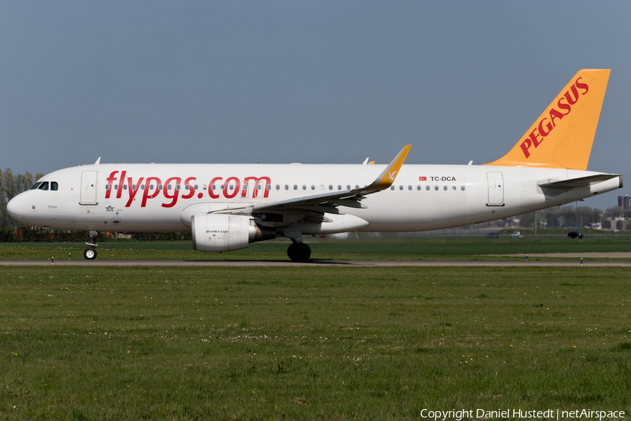 Pegasus Airlines Airbus A320-214 (TC-DCA) | Photo 426175