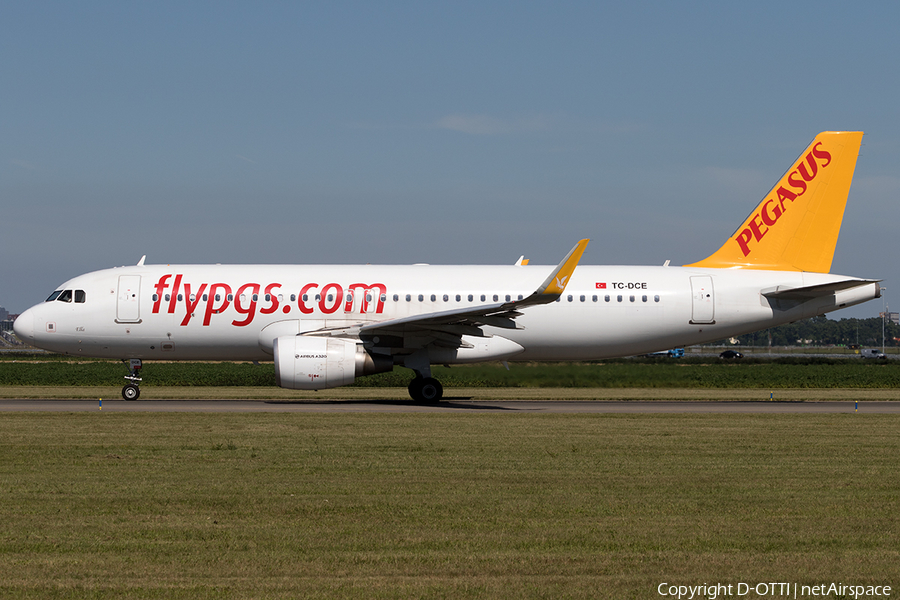 Pegasus Airlines Airbus A320-214 (TC-DCE) | Photo 605672