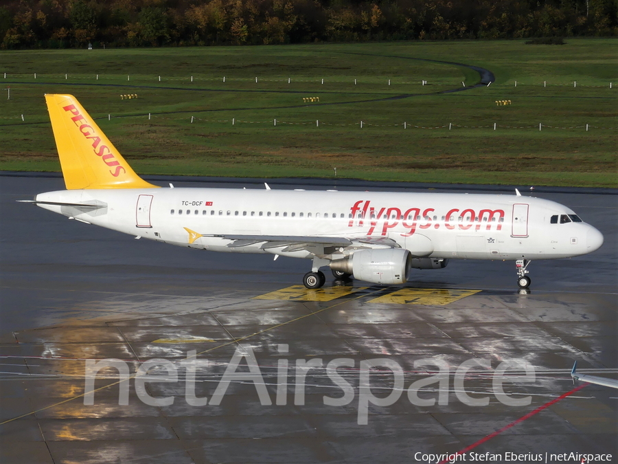 Pegasus Airlines Airbus A320-216 (TC-DCF) | Photo 356846