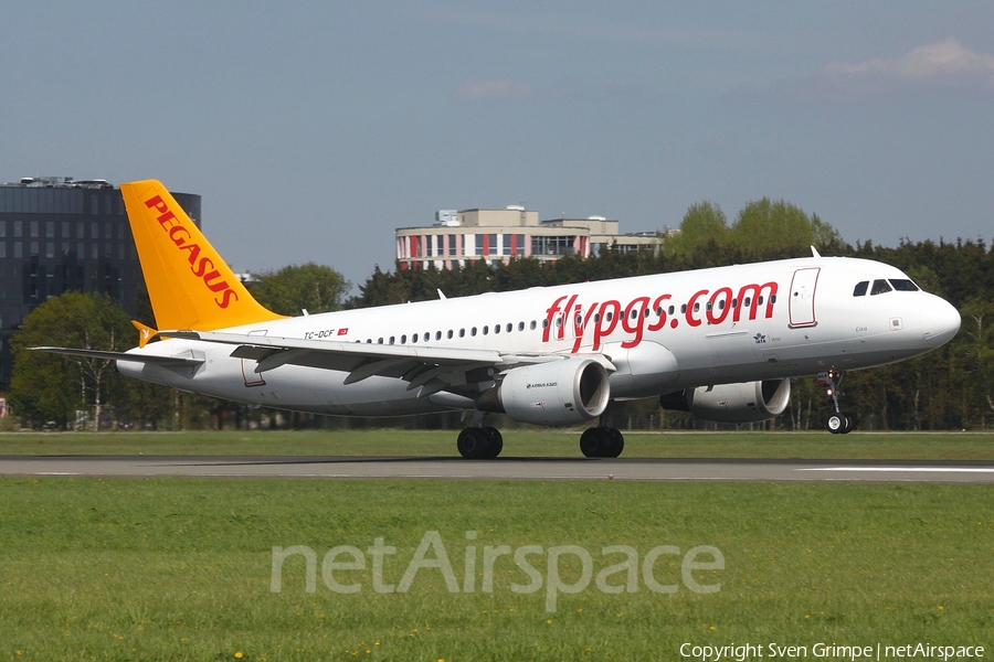 Pegasus Airlines Airbus A320-216 (TC-DCF) | Photo 247993