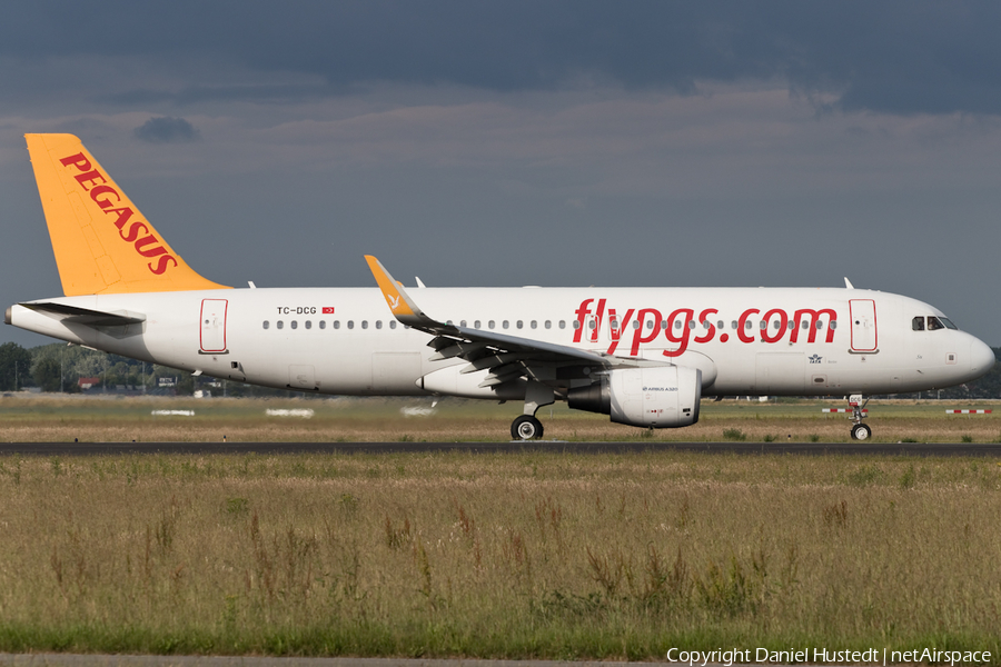 Pegasus Airlines Airbus A320-216 (TC-DCG) | Photo 411448
