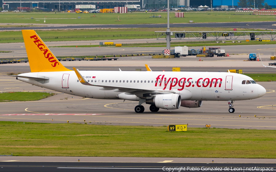 Pegasus Airlines Airbus A320-216 (TC-DCH) | Photo 350453