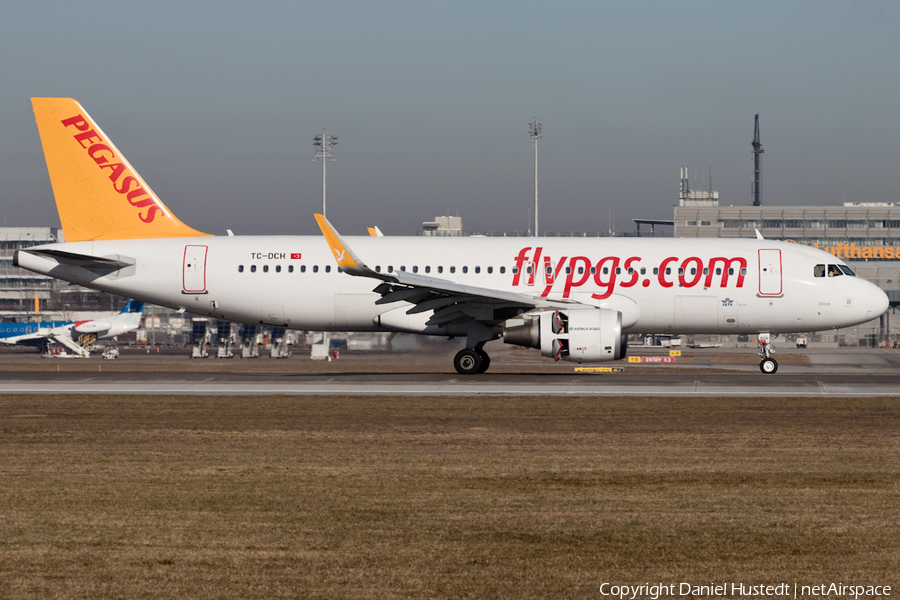 Pegasus Airlines Airbus A320-216 (TC-DCH) | Photo 417096