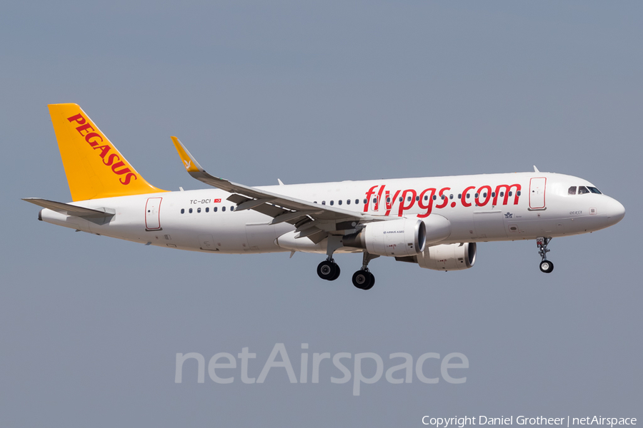 Pegasus Airlines Airbus A320-216 (TC-DCI) | Photo 178671