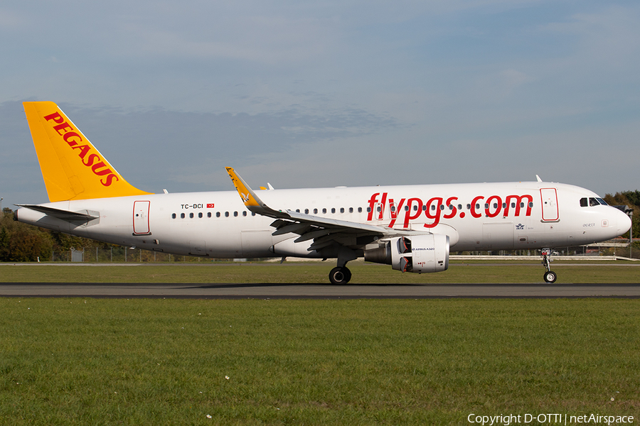 Pegasus Airlines Airbus A320-216 (TC-DCI) | Photo 268217