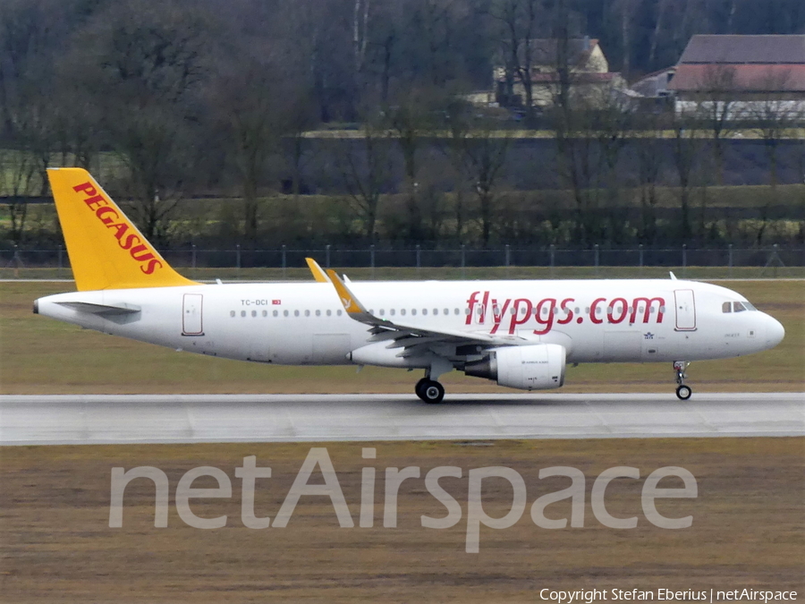 Pegasus Airlines Airbus A320-216 (TC-DCI) | Photo 364472