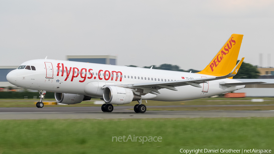 Pegasus Airlines Airbus A320-214 (TC-DCL) | Photo 117053
