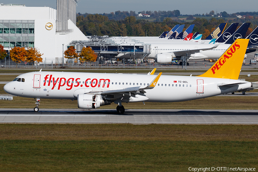 Pegasus Airlines Airbus A320-214 (TC-DCL) | Photo 483854