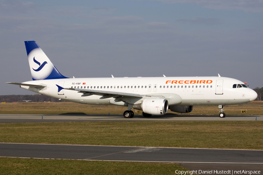 Freebird Airlines Airbus A320-211 (TC-FBF) | Photo 547869