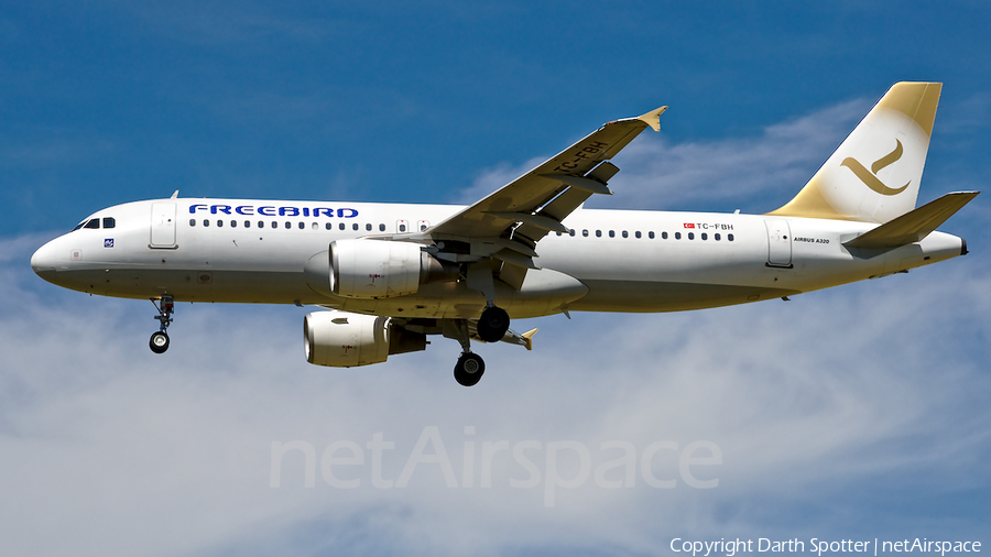 Freebird Airlines Airbus A320-214 (TC-FBH) | Photo 378196