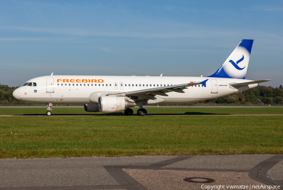 Freebird Airlines Airbus A320-214 (TC-FBO) | Photo 475499