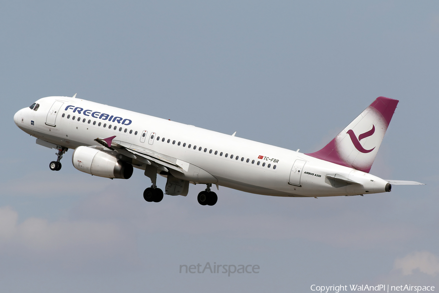 Freebird Airlines Airbus A320-232 (TC-FBR) | Photo 522384