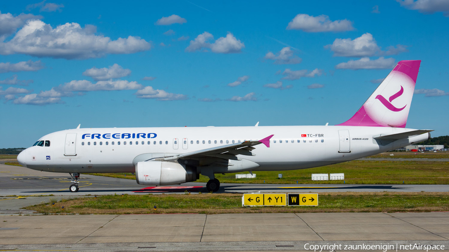 Freebird Airlines Airbus A320-232 (TC-FBR) | Photo 524921