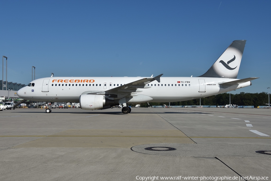 Freebird Airlines Airbus A320-214 (TC-FBV) | Photo 368324