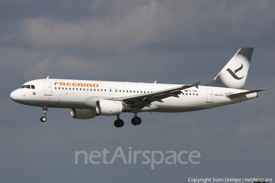 Freebird Airlines Airbus A320-214 (TC-FBV) | Photo 267886