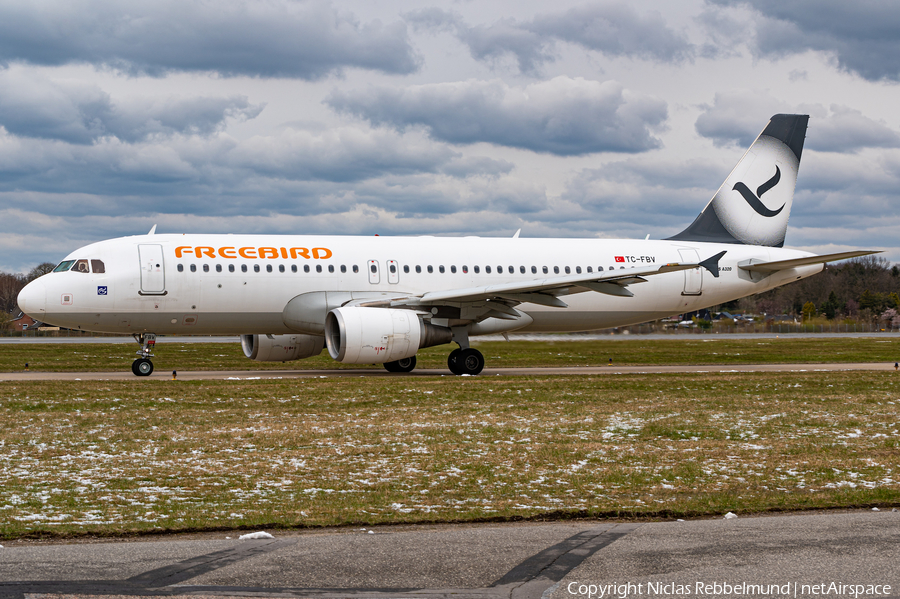 Freebird Airlines Airbus A320-214 (TC-FBV) | Photo 501603
