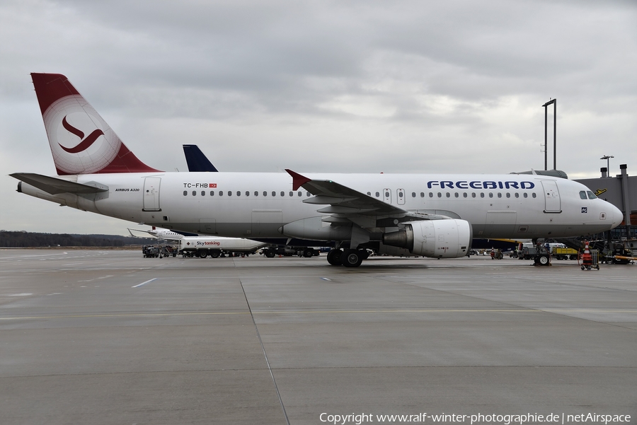 Freebird Airlines Airbus A320-214 (TC-FHB) | Photo 489562