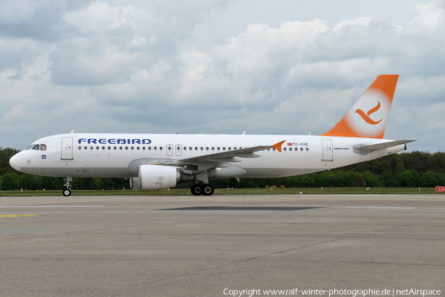 Freebird Airlines Airbus A320-214 (TC-FHC) | Photo 510384