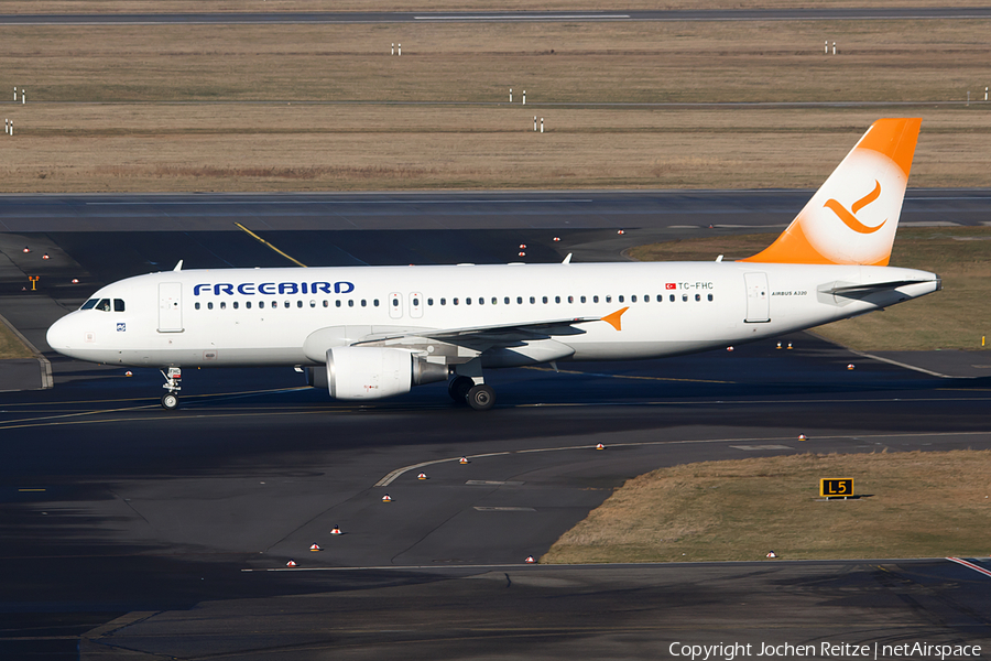 Freebird Airlines Airbus A320-214 (TC-FHC) | Photo 140535