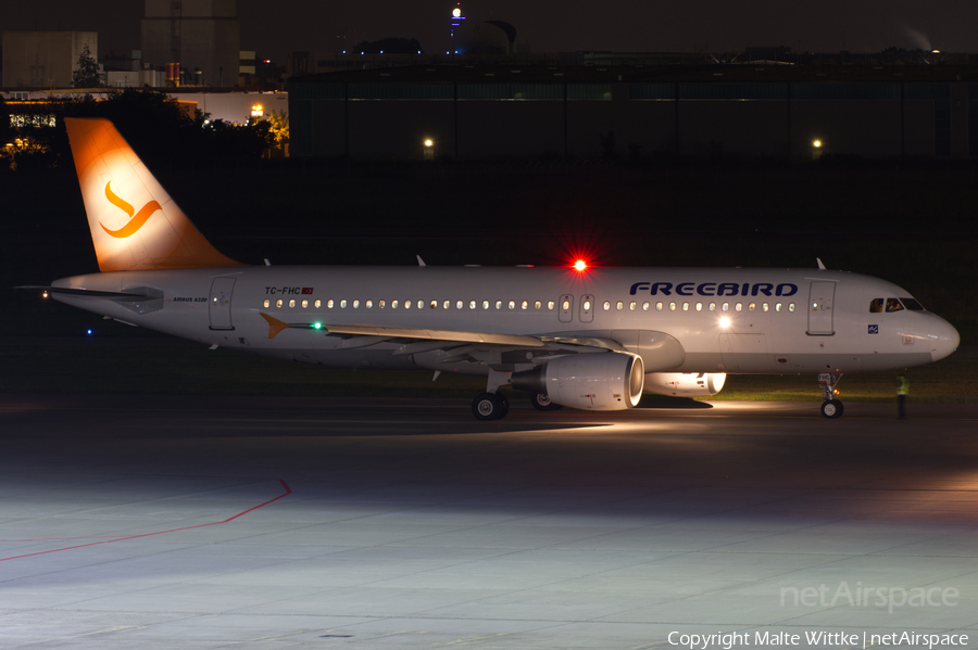 Freebird Airlines Airbus A320-214 (TC-FHC) | Photo 452463