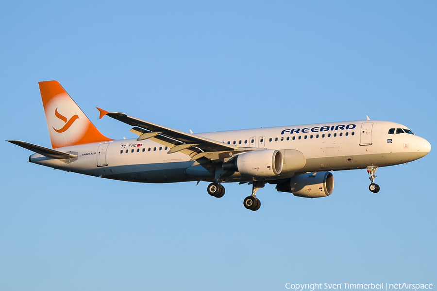 Freebird Airlines Airbus A320-214 (TC-FHC) | Photo 102320