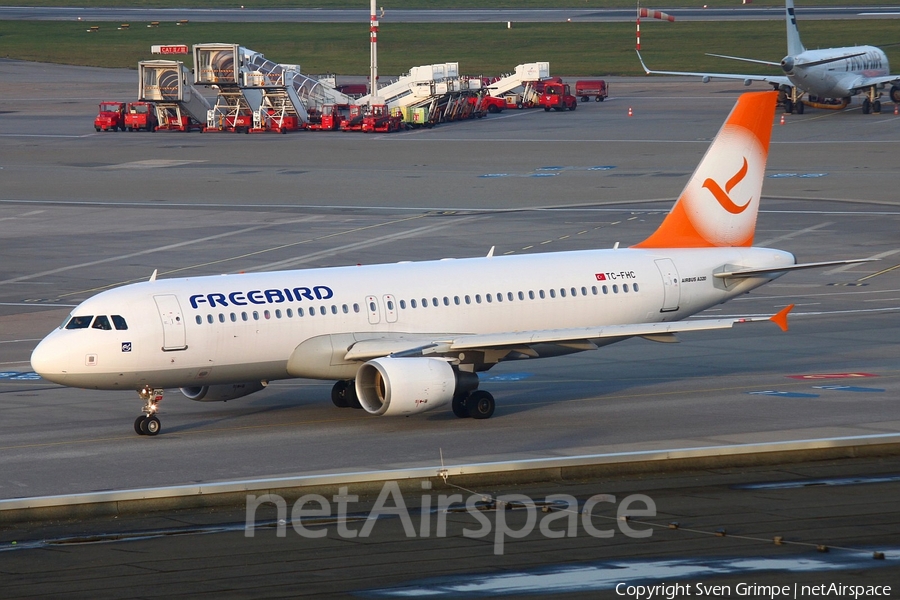 Freebird Airlines Airbus A320-214 (TC-FHC) | Photo 92407