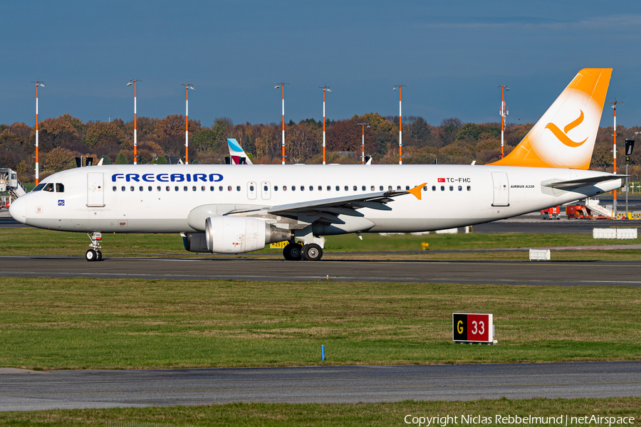 Freebird Airlines Airbus A320-214 (TC-FHC) | Photo 537009