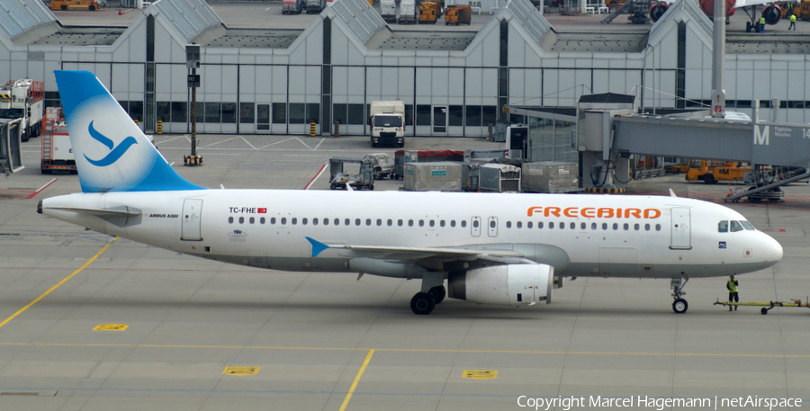 Freebird Airlines Airbus A320-232 (TC-FHE) | Photo 117770
