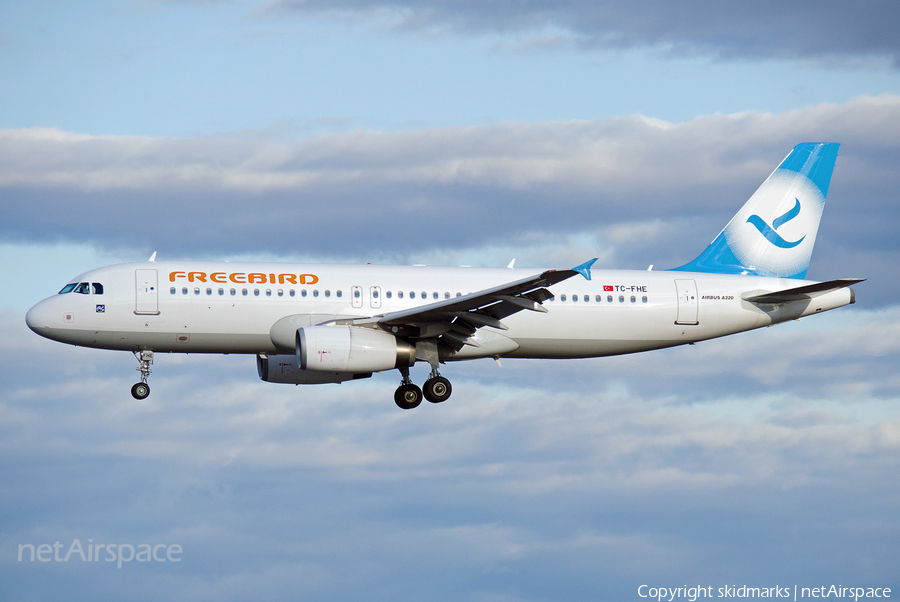 Freebird Airlines Airbus A320-232 (TC-FHE) | Photo 74021