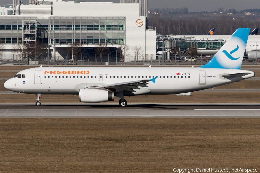 Freebird Airlines Airbus A320-232 (TC-FHG) | Photo 416883