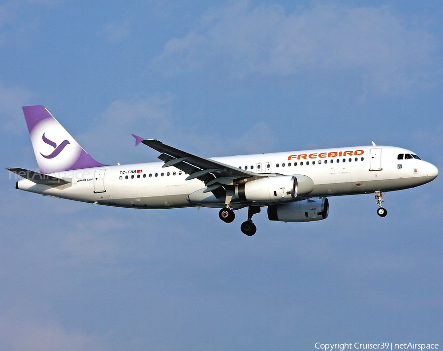 Freebird Airlines Airbus A320-232 (TC-FHM) | Photo 365950
