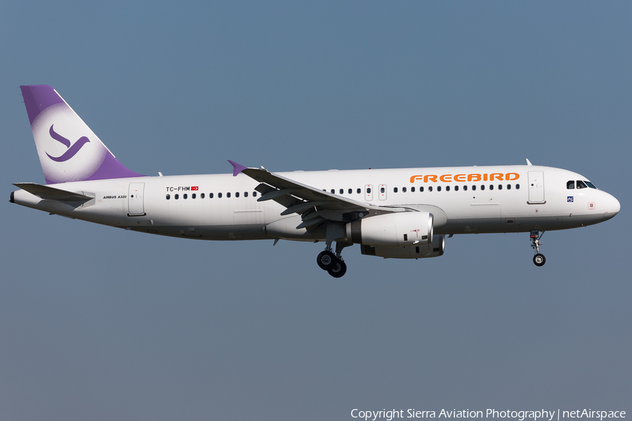 Freebird Airlines Airbus A320-232 (TC-FHM) | Photo 322327