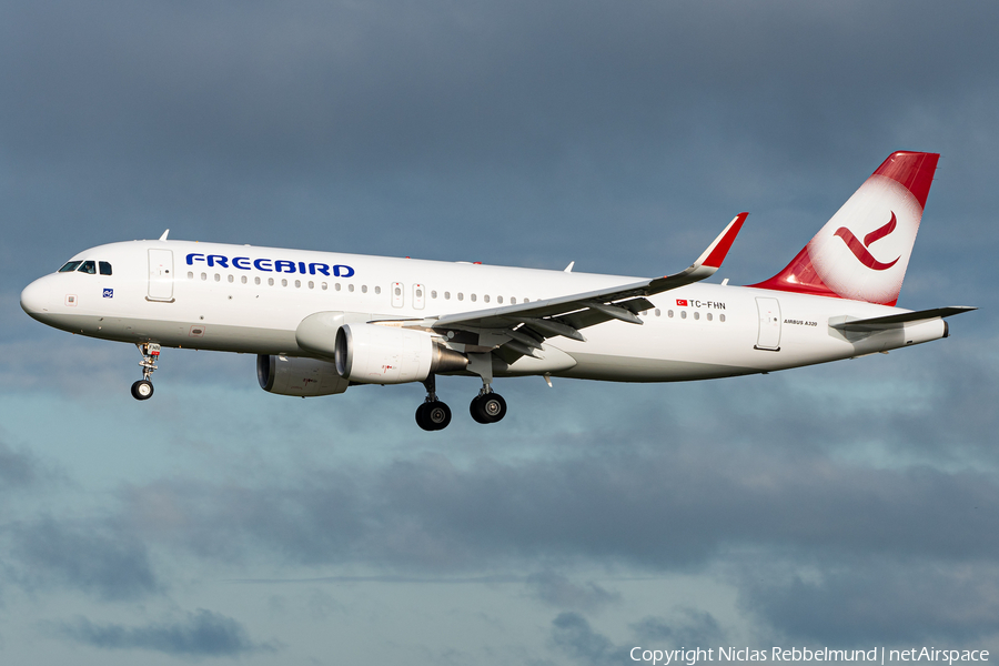 Freebird Airlines Airbus A320-214 (TC-FHN) | Photo 351745