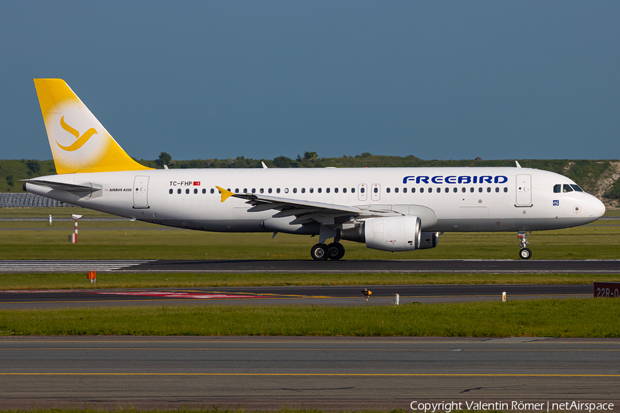 Freebird Airlines Airbus A320-214 (TC-FHP) | Photo 640022