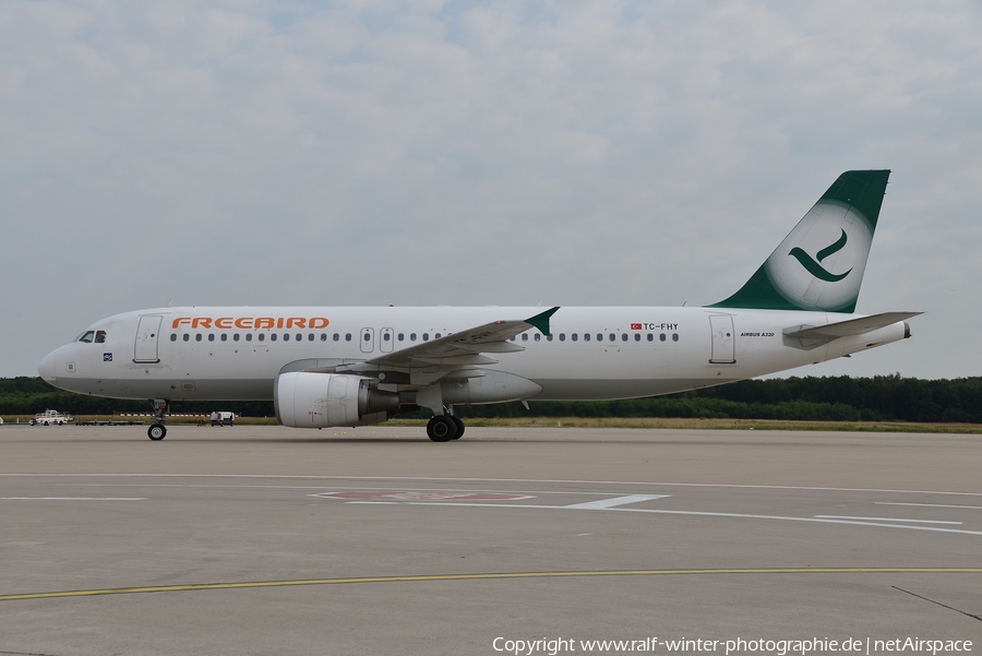 Freebird Airlines Airbus A320-214 (TC-FHY) | Photo 376412