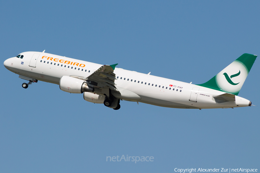 Freebird Airlines Airbus A320-214 (TC-FHY) | Photo 414485