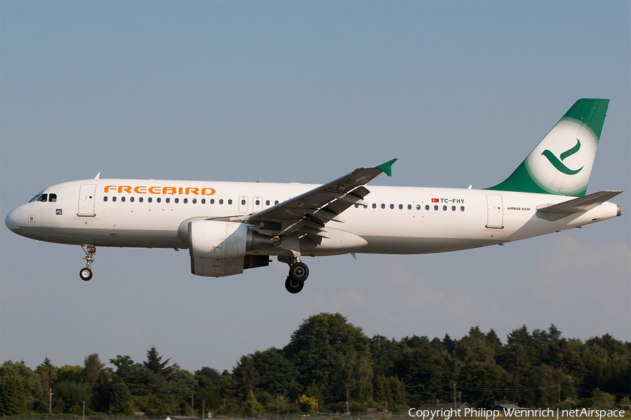 Freebird Airlines Airbus A320-214 (TC-FHY) | Photo 267559