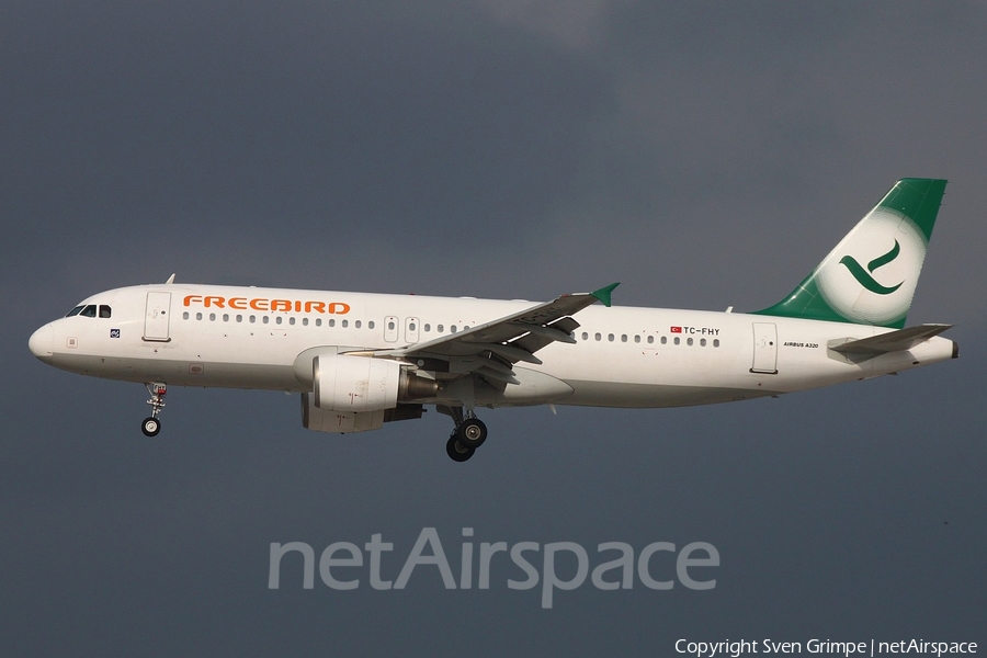 Freebird Airlines Airbus A320-214 (TC-FHY) | Photo 321544