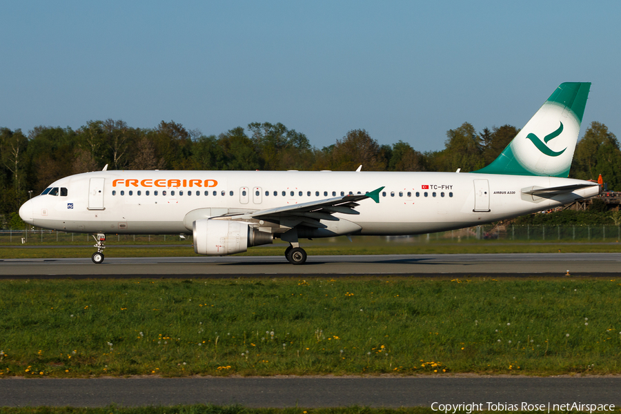 Freebird Airlines Airbus A320-214 (TC-FHY) | Photo 324049