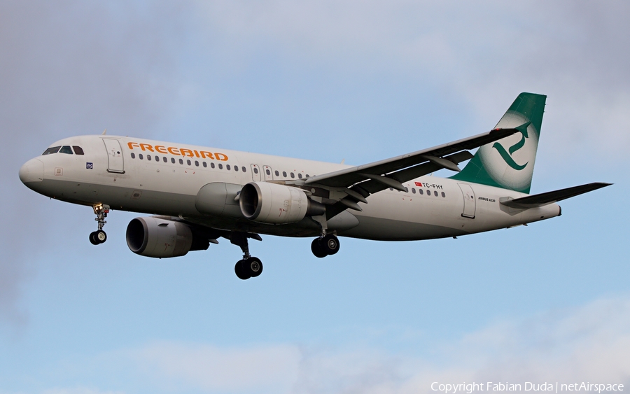 Freebird Airlines Airbus A320-214 (TC-FHY) | Photo 355454