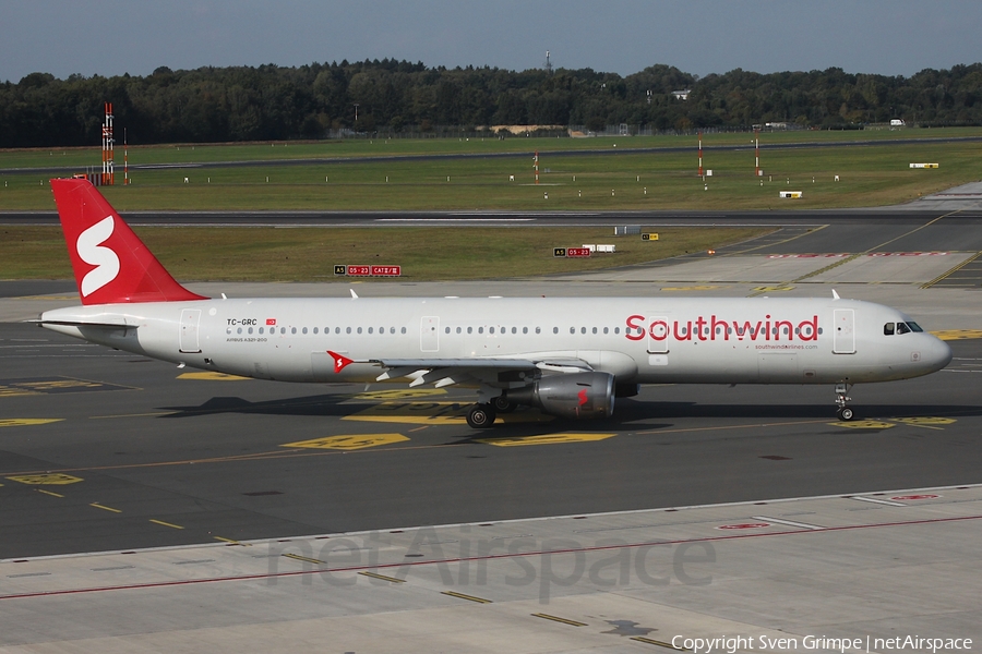 Southwind Airlines Airbus A321-211 (TC-GRC) | Photo 591471