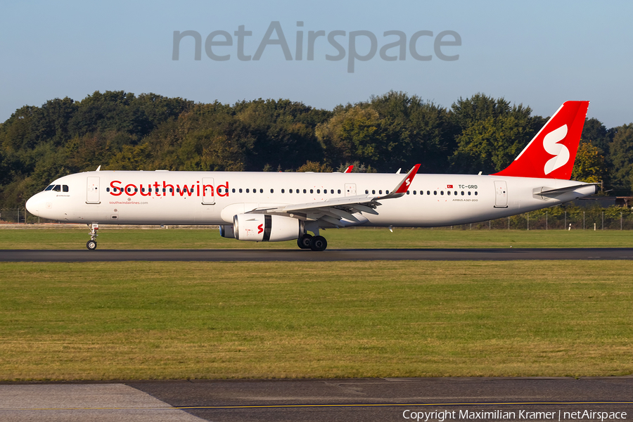 Southwind Airlines Airbus A321-231 (TC-GRD) | Photo 539094