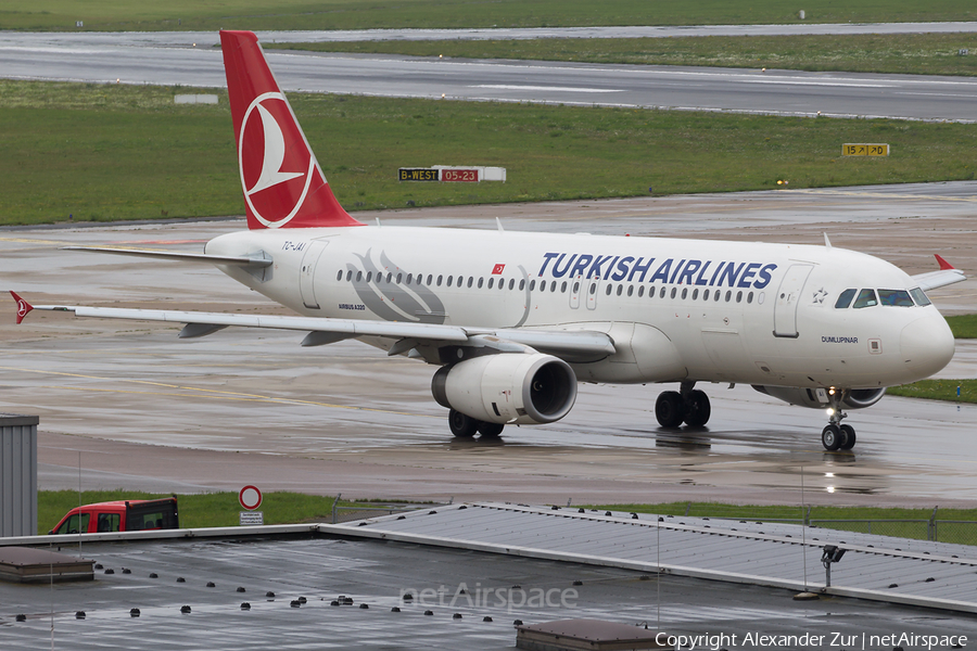 Turkish Airlines Airbus A320-232 (TC-JAI) | Photo 409282