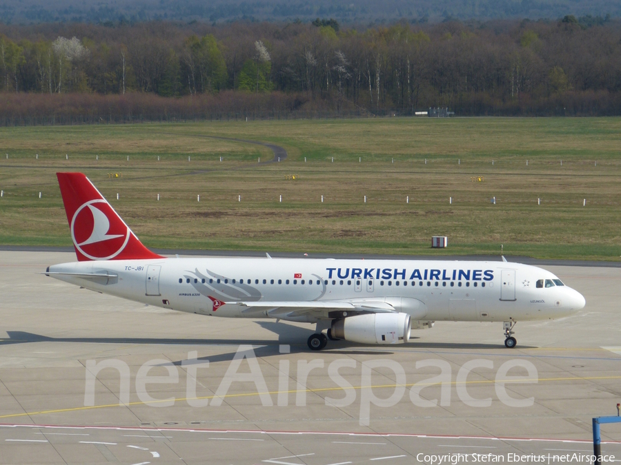 Turkish Airlines Airbus A320-232 (TC-JBI) | Photo 660278