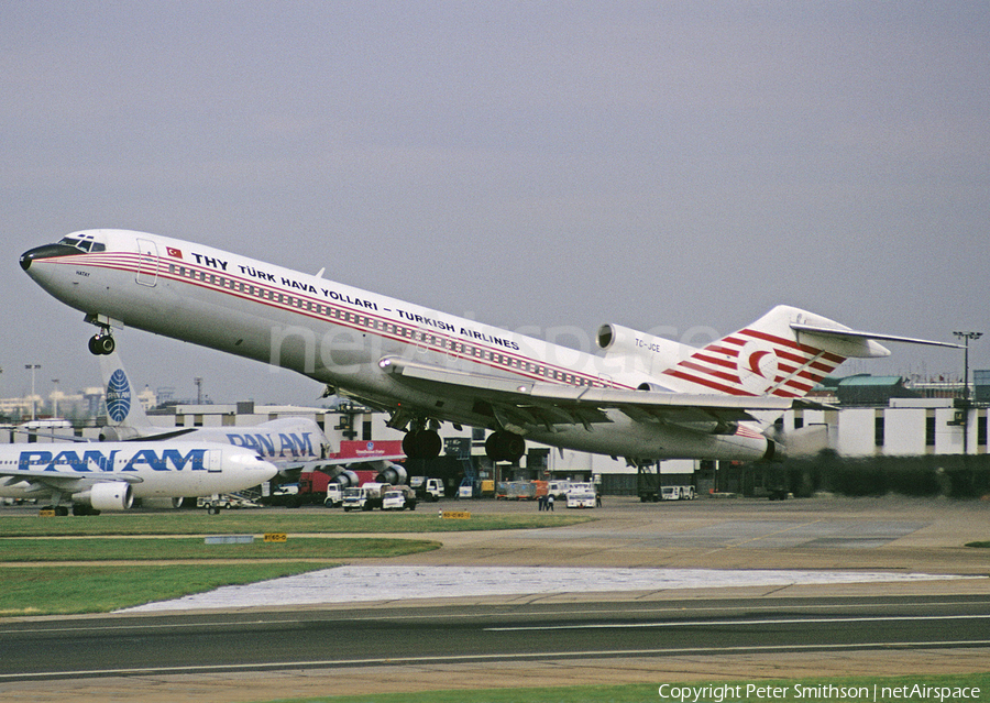 Turkish Airlines Boeing 727-2F2(Adv) (TC-JCE) | Photo 223259
