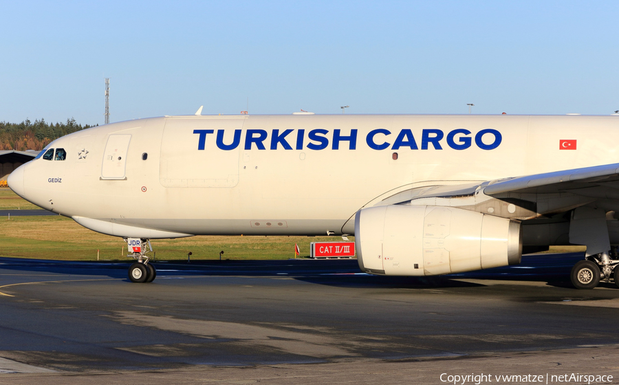 Turkish Cargo Airbus A330-243F (TC-JDR) | Photo 132430