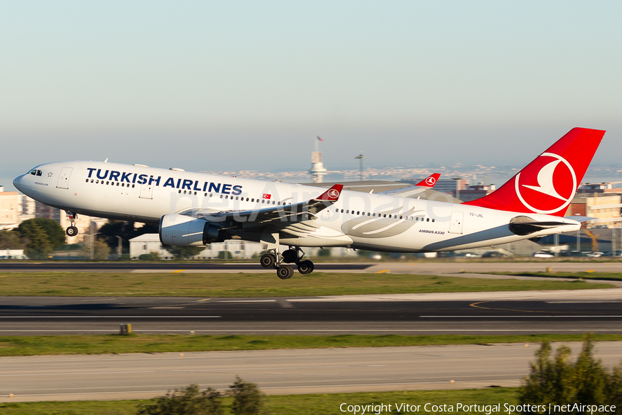 Turkish Airlines Airbus A330-203 (TC-JIL) | Photo 96197